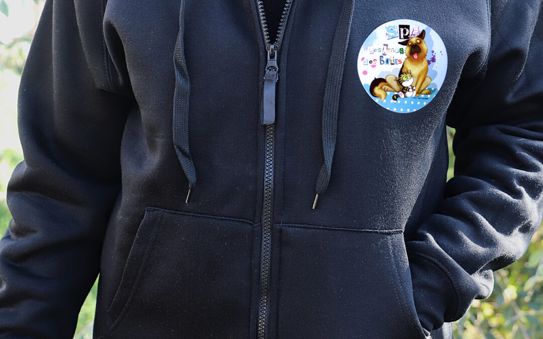 Sweats et T-shirts en vente